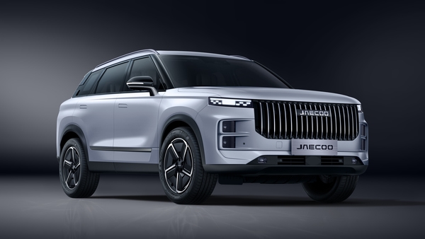 Chiếc xe hơi Jaecoo J7: Ưu đãi lớn cho cả bản xăng và PHEV