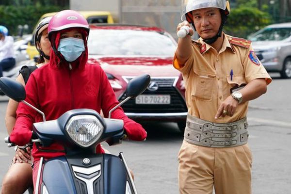 Mức phạt lỗi không có bằng lái xe ô tô điện