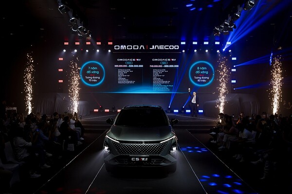 Omoda & Jaecoo ký 1000 xe C5 SHS-H ngay trong ngày ra mắt